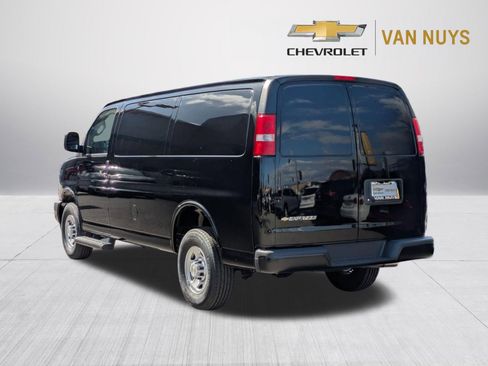 New 2026 Chevrolet Express 3500 RWD image 4