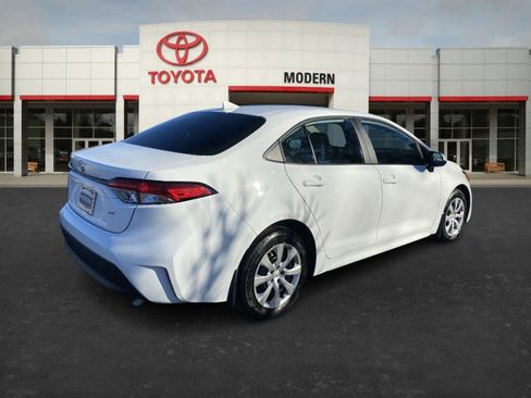 Certified 2025 Toyota Corolla LE image 5