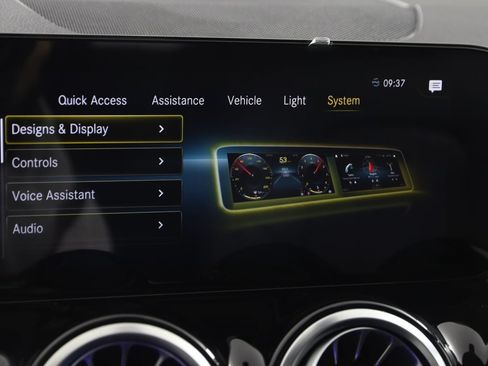 Used 2023 Mercedes-Benz GLB 250 4MATIC image 39