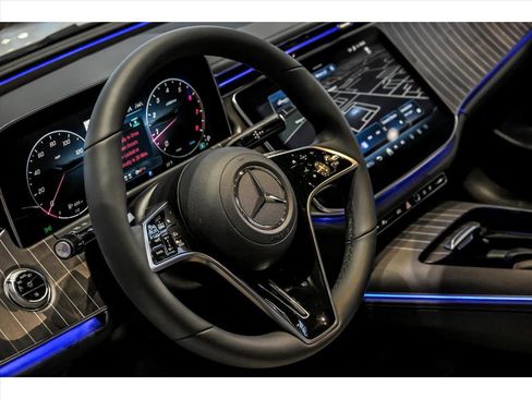 New 2026 Mercedes-Benz E 450 4MATIC Sedan image 11