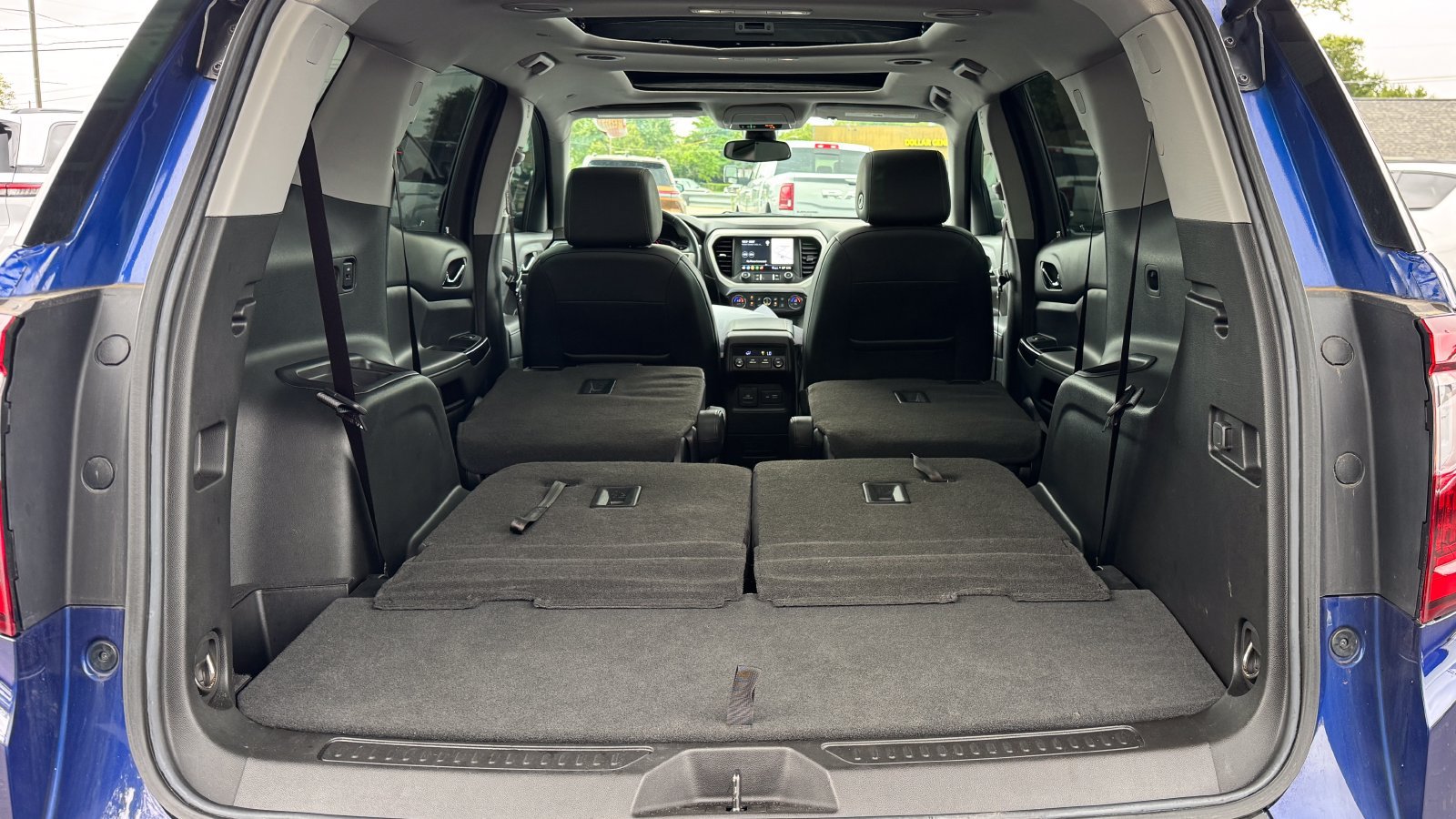 Used 2023 GMC Acadia SLT w/ Elevation Edition AWD/4WD image 7
