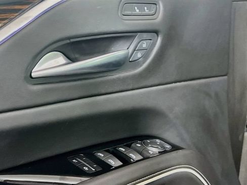 Used 2021 Cadillac Escalade Luxury RWD image 16