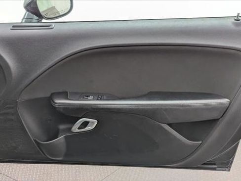 Used 2019 Dodge Challenger SXT image 21