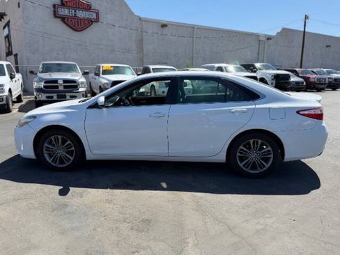 Used 2016 Toyota Camry SE FWD image 6