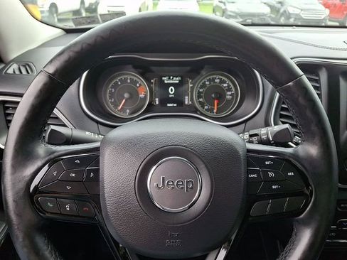 Used 2021 Jeep Cherokee Latitude Plus AWD/4WD image 18