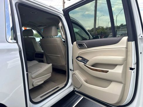 Used 2019 GMC Yukon XL Denali image 17
