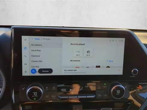 Certified 2026 Toyota Highlander XLE image 16