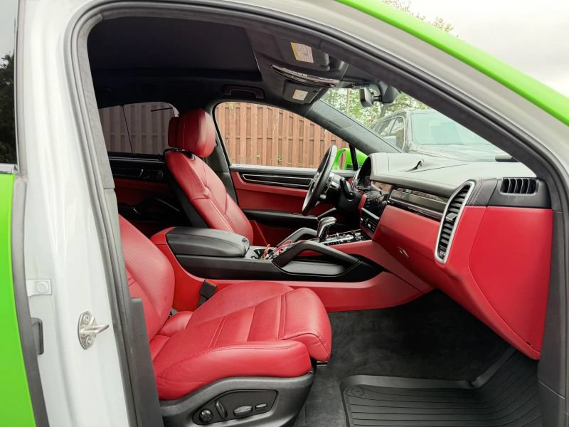 Used 2023 Porsche Cayenne GTS AWD/4WD image 32