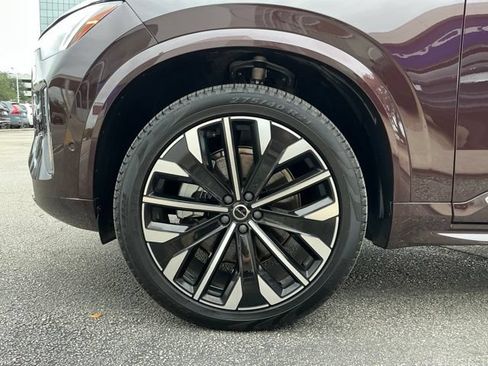 Certified 2025 Volvo XC90 B5 Plus AWD/4WD image 6