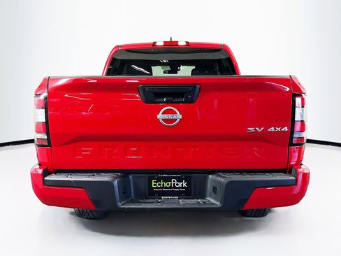 Used 2024 Nissan Frontier SV image 7