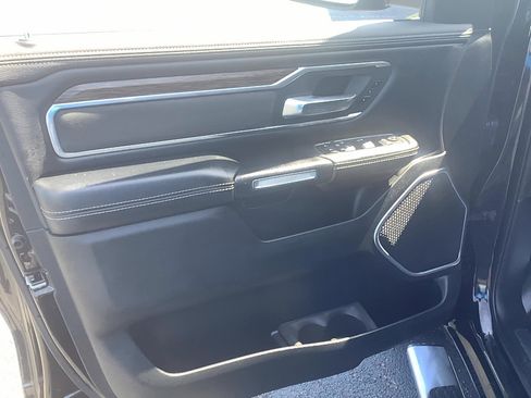 Used 2019 RAM 1500 Laramie AWD/4WD image 8