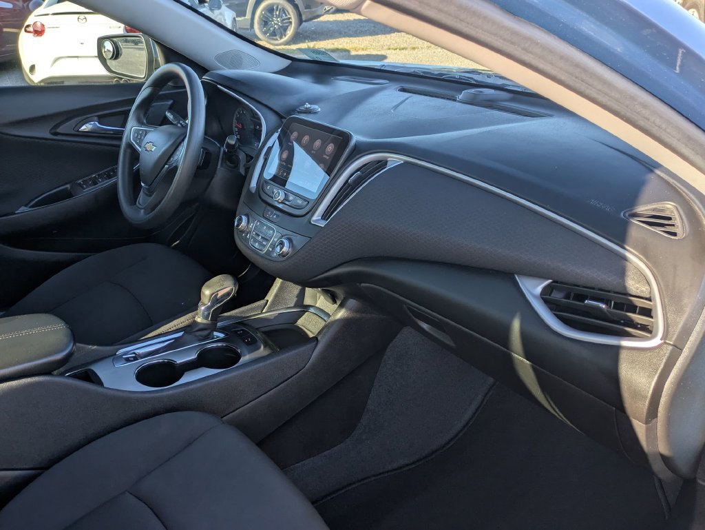Used 2024 Chevrolet Malibu LT FWD image 31