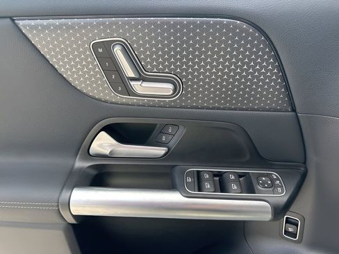 Used 2025 Mercedes-Benz GLA 250 image 25