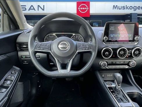 Used 2024 Nissan Sentra SV image 8