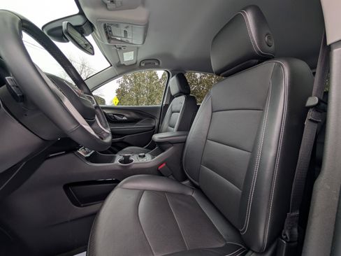 Used 2024 GMC Terrain SLT image 31