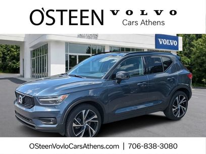 Used 2022 Volvo XC40 T5 R-Design w/ Climate Package