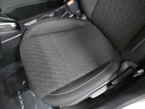 Used 2021 Nissan Kicks S image 11