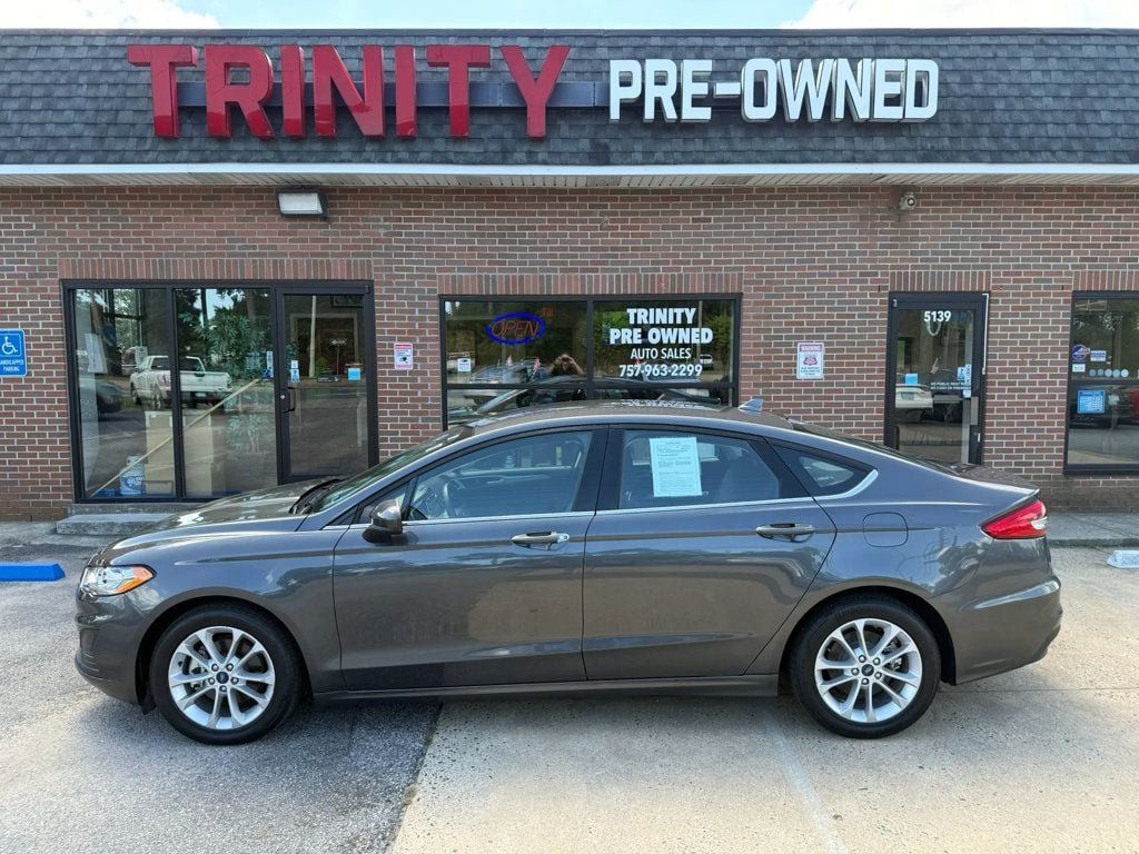 Used 2020 Ford Fusion SE FWD image 5