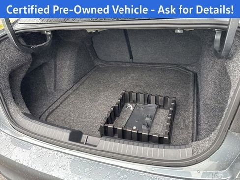 Certified 2025 Volkswagen Jetta SE w/ Sunroof Package FWD image 20