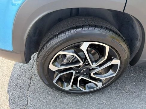 Used 2025 Chevrolet Trax RS w/ Driver Confidence Package FWD image 16