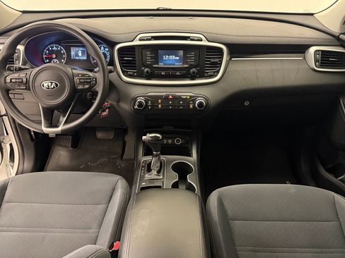 Used 2016 Kia Sorento LX image 13