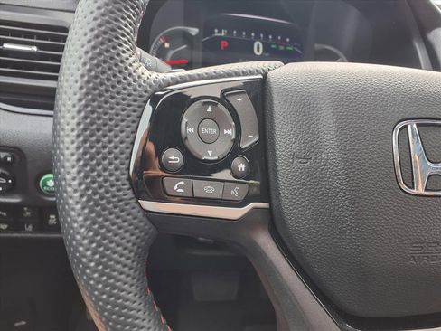 Used 2025 Honda Passport Black Edition image 17