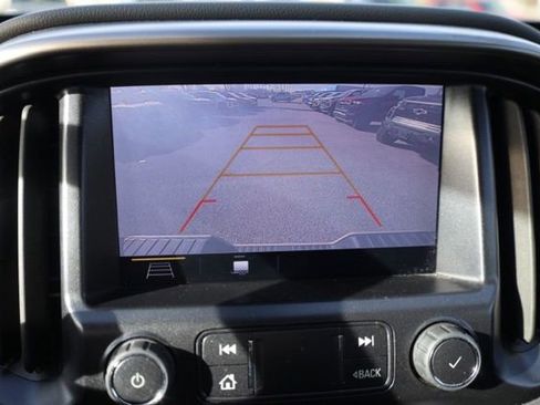 Used 2022 Chevrolet Colorado Z71 image 3