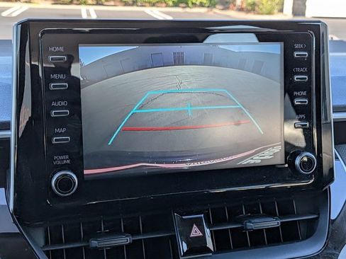 Used 2020 Toyota Corolla LE FWD image 13