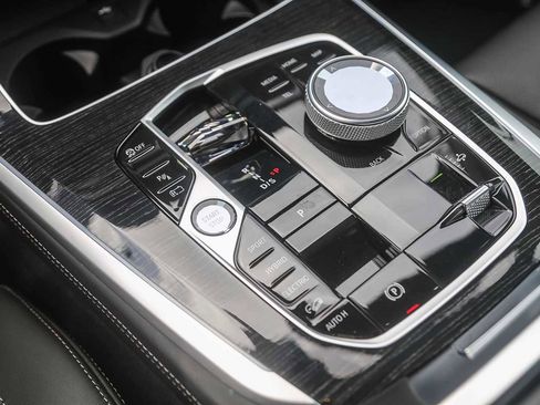 Used 2025 BMW X5 xDrive50e w/ Executive Package image 16