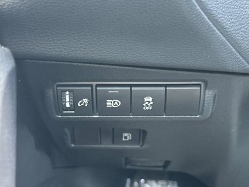 Used 2024 Toyota Corolla Cross AWD Hybrid image 33