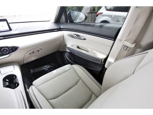 Used 2023 Genesis GV70 2.5T w/ Advanced Package AWD/4WD image 9