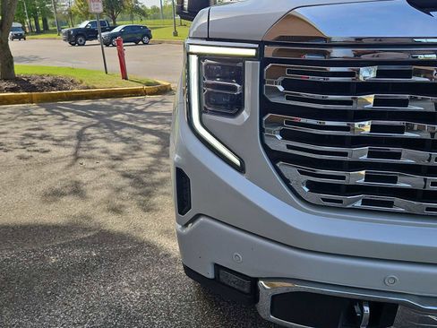 Certified 2023 GMC Sierra 1500 Denali w/ Denali Reserve Package AWD/4WD image 20