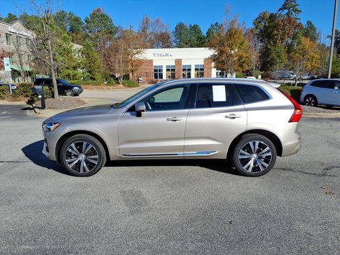 Certified 2023 Volvo XC60 B5 Plus w/ Climate Package image 8