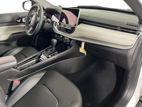 Used 2025 Jeep Compass Limited image 45