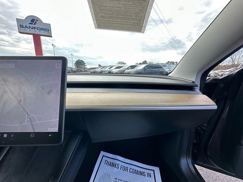 Used 2021 Tesla Model 3 Long Range image 16
