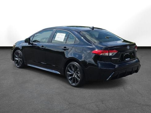 Certified 2025 Toyota Corolla SE FWD image 9