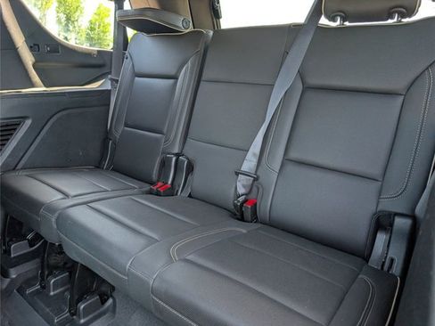 Used 2023 GMC Yukon SLT AWD/4WD image 33