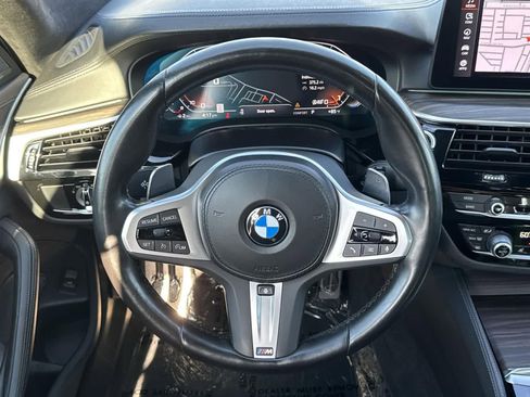 Used 2022 BMW M550i xDrive w/ Dynamic Handling Package image 10
