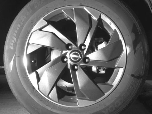 Used 2025 Nissan Rogue SV image 13