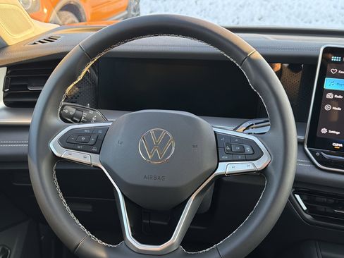 New 2026 Volkswagen Tiguan SE image 14