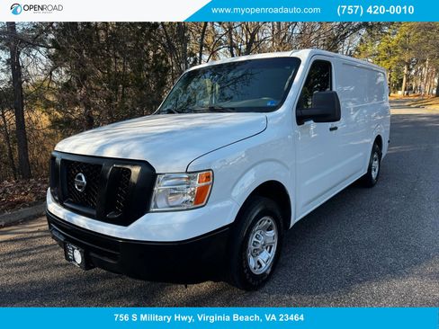 Used 2019 Nissan NV 1500 SV image 1