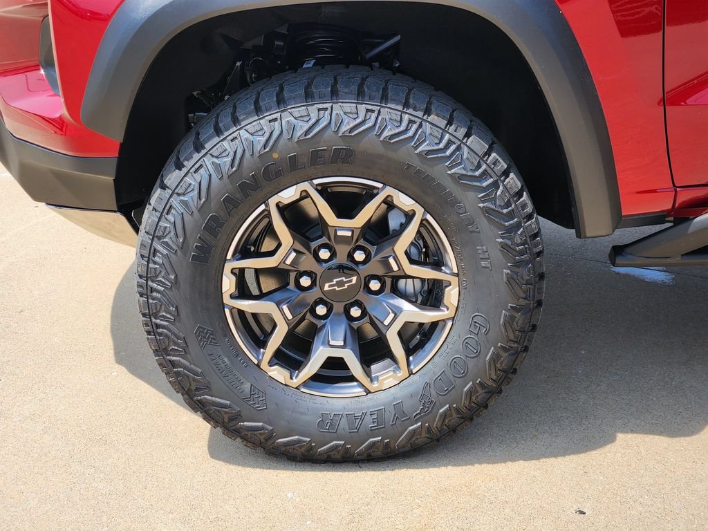New 2026 Chevrolet Colorado ZR2 w/ Technology Package AWD/4WD image 8