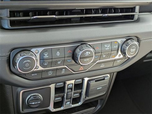 New 2025 Jeep Gladiator Sport image 26