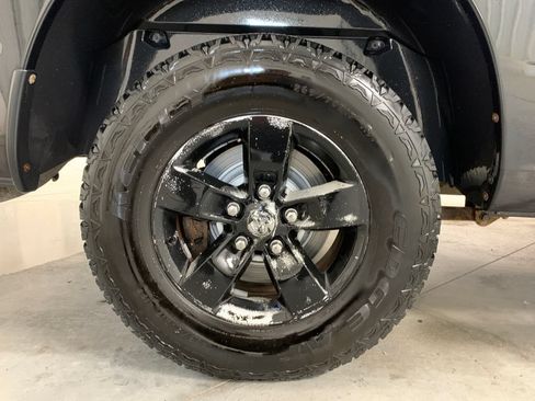 Used 2016 RAM 1500 ST w/ SXT Appearance Group AWD/4WD image 25