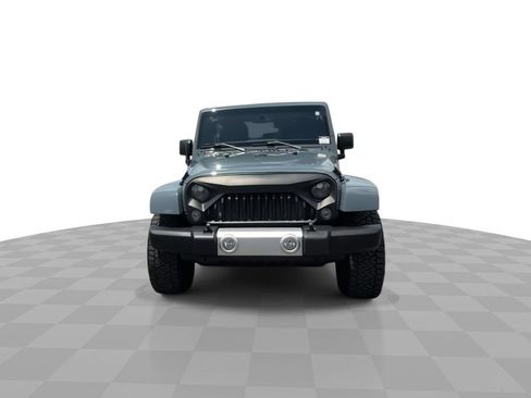 Used 2015 Jeep Wrangler Unlimited Sahara AWD/4WD image 3