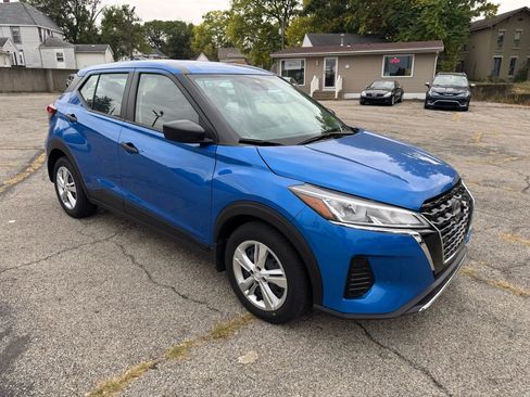 Used 2024 Nissan Kicks S FWD image 4