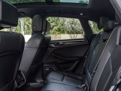Used 2019 Porsche Macan S AWD/4WD image 21