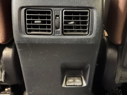 Used 2024 Toyota 4Runner Limited AWD/4WD image 18