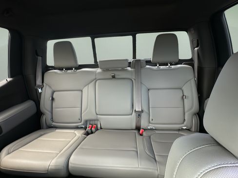 Used 2019 GMC Sierra 1500 SLT AWD/4WD image 19