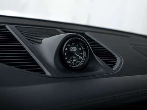 Certified 2026 Porsche Macan image 17